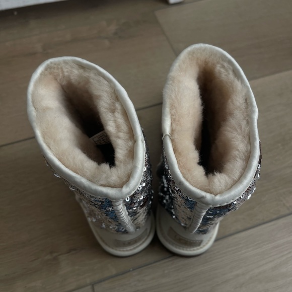 BRAND NEW UGG SEQUIN BOOTS - Picture 6 of 6